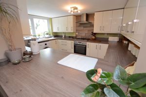 Kitchen- click for photo gallery
